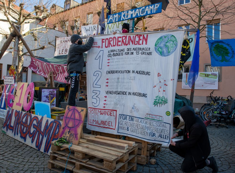 Klimaaktivist Nach Besetzung Von Behörde Zu Geldstrafe Verurteilt