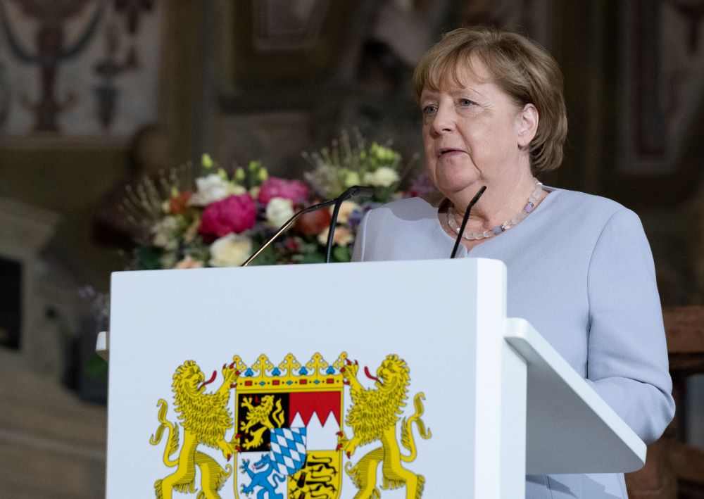 Merkel Erhält Bayerischen Verdienstorden Für 16 Jahre Kanzlerschaft